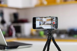Sử dụng iPhone cũ làm camera quan sát trong gia đình