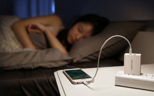 Apple chính thức trả lời câu hỏi: "Có nên sạc iPhone qua đêm hay không?"